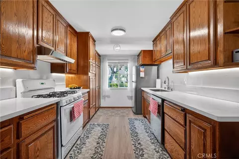 Kitchen - 2056 W Random, Anaheim, CA 92804 photo 3 of 4