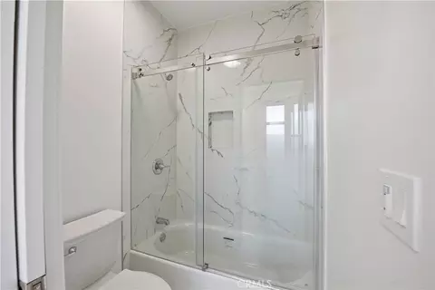Bath - 604 Nomad Ct, Hayward, CA 94544 photo 1 of 8