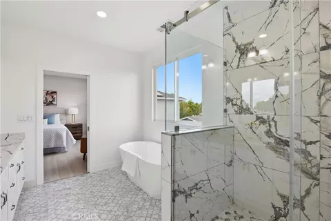 Bath - 604 Nomad Ct, Hayward, CA 94544 photo 6 of 8