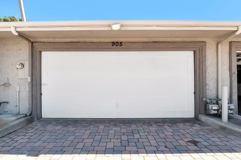 Exterior - 905 Thistlegate, Oak Park, CA 91377 photo 7 of 9