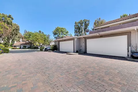 Exterior - 905 Thistlegate, Oak Park, CA 91377 photo 8 of 9