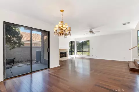 Living - 905 Thistlegate, Oak Park, CA 91377 photo 5 of 5