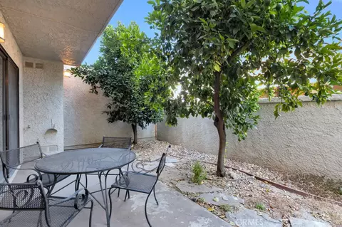 Exterior - 905 Thistlegate, Oak Park, CA 91377 photo 6 of 9