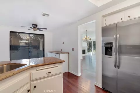 Entry Way - 905 Thistlegate, Oak Park, CA 91377 photo 1 of 1