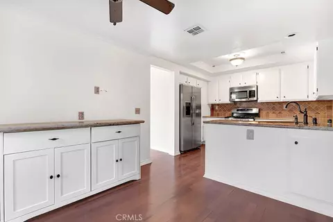 Kitchen - 905 Thistlegate, Oak Park, CA 91377 photo 1 of 4