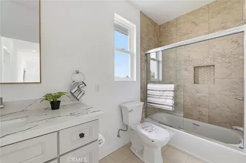Bath - 609 Nomad Ct, Hayward, CA 94544 photo 5 of 6