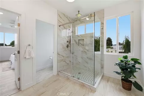 Bath - 609 Nomad Ct, Hayward, CA 94544 photo 3 of 6
