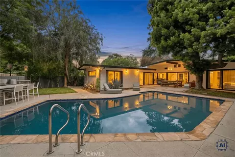 15456 Victory Blvd, Van Nuys, CA 91406