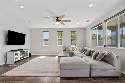 Living - 232 River St, Fillmore, CA 93015 photo 2 of 3