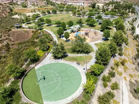 View/Area - 27364 Ellery Pl, Saugus, CA 91350 photo 2 of 4