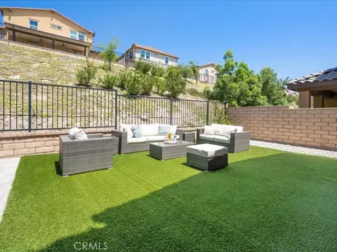 Exterior - 27364 Ellery Pl, Saugus, CA 91350 photo 7 of 14