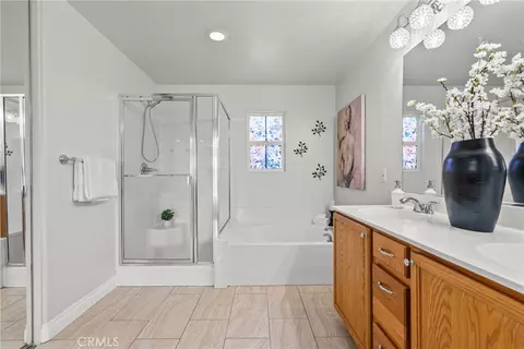 Bath - 29908 Shadow, Castaic, CA 91384 photo 4 of 5