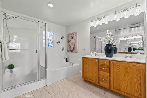 Bath - 29908 Shadow, Castaic, CA 91384 photo 2 of 5