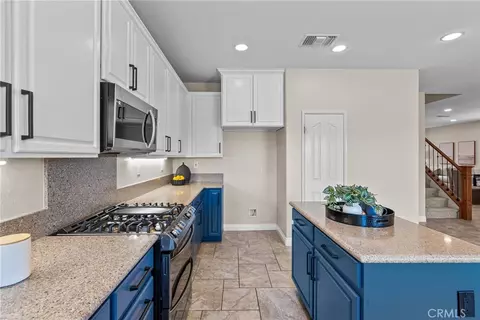 Kitchen - 29908 Shadow, Castaic, CA 91384 photo 7 of 7