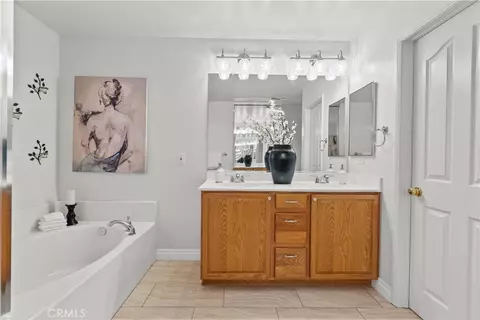 Bath - 29908 Shadow, Castaic, CA 91384 photo 3 of 5