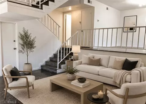17836 Killion St #A, Encino, CA 91316