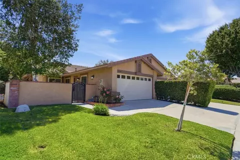 25748 Leticia Dr, Valencia, CA 91355