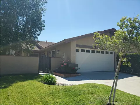 25748 Leticia Dr, Valencia, CA 91355