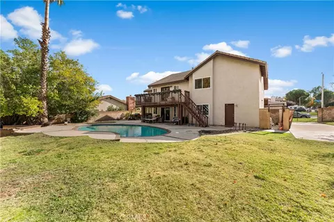 Exterior - 5641 Hickory St, Palmdale, CA 93551 photo 5 of 10