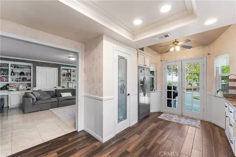 Entry Way - 5641 Hickory St, Palmdale, CA 93551 photo 6 of 9