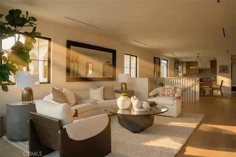 13817 Valley Vista Blvd, Sherman Oaks, CA 91423