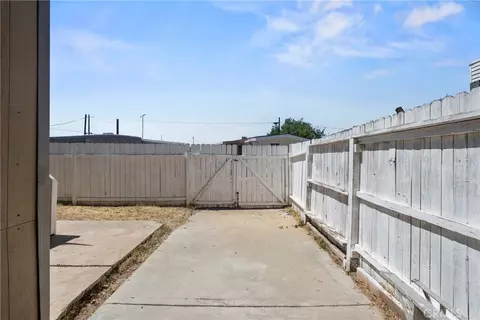 3157 E Ave I #B2, Lancaster, CA 93535 photo 6