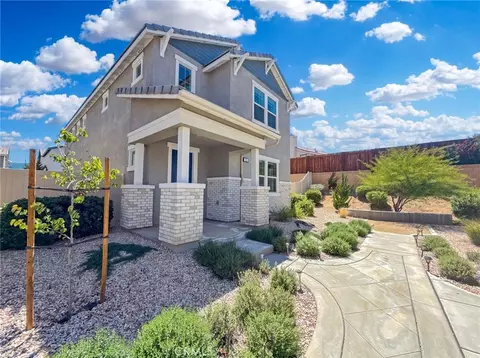 279 Galveston Ln, Palmdale, CA 93551