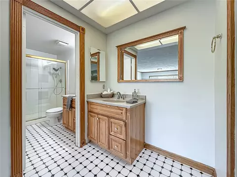 Bath - 2235 Burnside, Simi Valley, CA 93065 photo 7 of 9