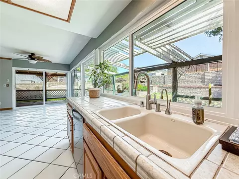 Kitchen - 2235 Burnside, Simi Valley, CA 93065 photo 3 of 5