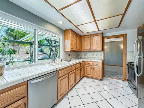 Kitchen - 2235 Burnside, Simi Valley, CA 93065 photo 2 of 5