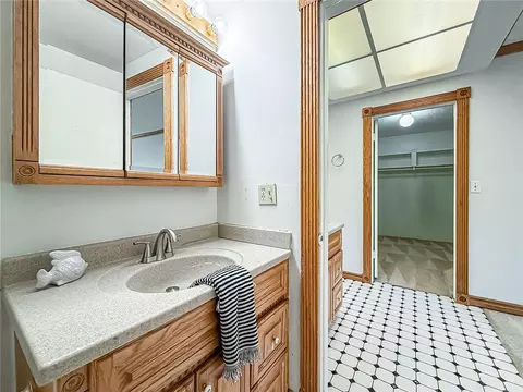 Bath - 2235 Burnside, Simi Valley, CA 93065 photo 9 of 9