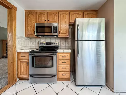 Kitchen - 2235 Burnside, Simi Valley, CA 93065 photo 4 of 5
