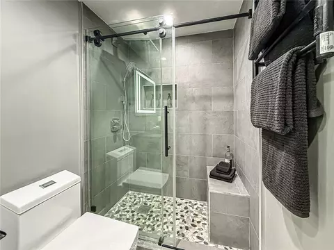 Bath - 2235 Burnside, Simi Valley, CA 93065 photo 5 of 9