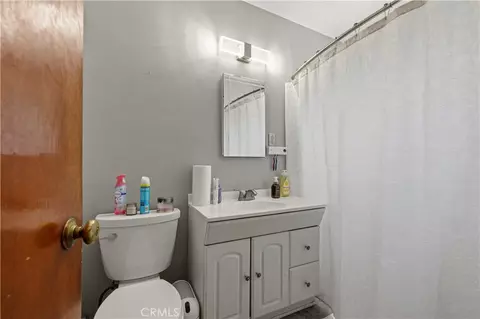 Bath - 710 E Cedar, Burbank, CA 91501 photo 2 of 3