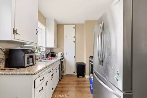 Kitchen - 710 E Cedar, Burbank, CA 91501 photo 3 of 4