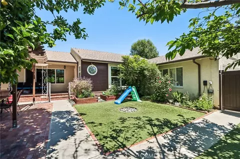 18937 Sylvan St, Tarzana, CA 91335