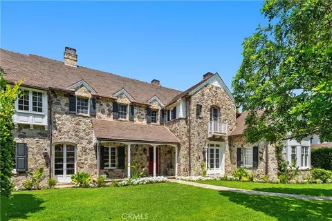 10343 Valley Spg, Toluca Lake, CA 91602
