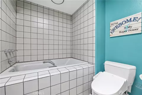 Bath - 10739 Helendale, Tujunga, CA 91042 photo 2 of 4