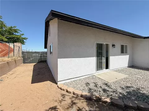 Exterior - 39125 162nd St E, Palmdale, CA 93591 photo 9 of 12