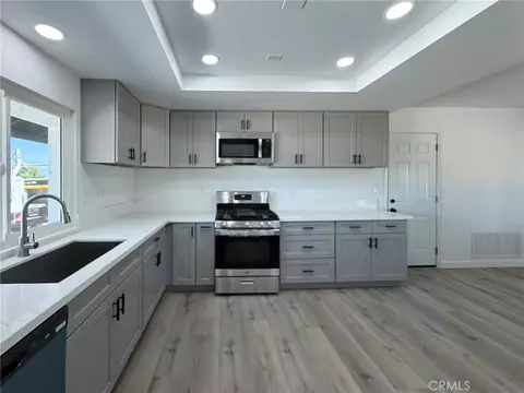 Kitchen - 39125 162nd St E, Palmdale, CA 93591 photo 2 of 3