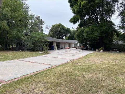 22665 Califa St, Woodland Hills, CA 91367