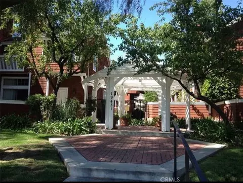 19431 Sherman, Reseda, CA 91335 photo 4