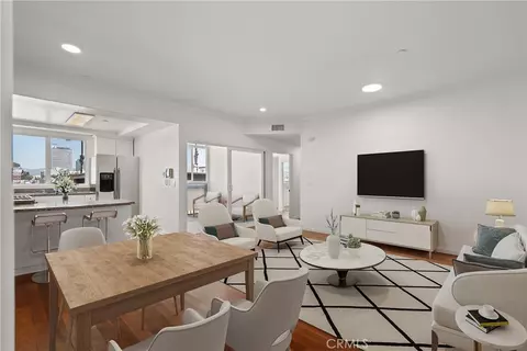 949 S Manhattan Pl #203, Los Angeles, CA 90019