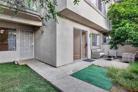 18526 Mayall St #G, Northridge, CA 91324