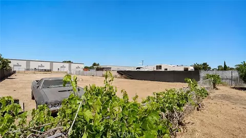 Exterior - 43253 6th E, Lancaster, CA 93535 photo 7 of 10