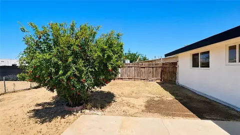 Exterior - 43253 6th E, Lancaster, CA 93535 photo 5 of 10