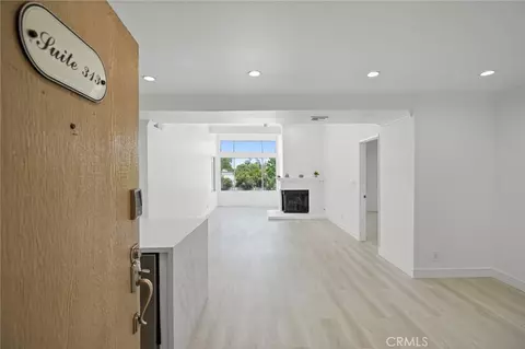 7800 Topanga Cyn, Canoga Park, CA 91304