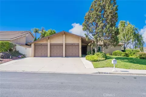 855 Tupelo Wood Ct, Newbury Park, CA 91320