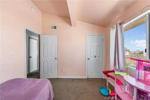 Bedroom - 3104 Sacramento, Phelan, CA 92371 photo 4 of 8