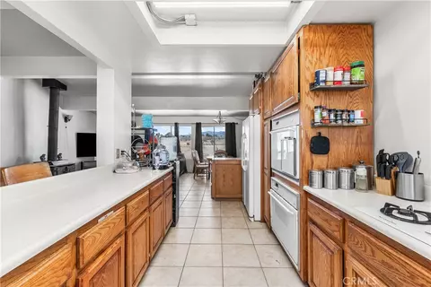 Kitchen - 3104 Sacramento, Phelan, CA 92371 photo 3 of 3